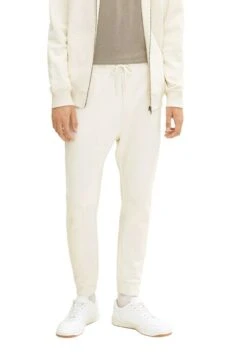 TOM TAILOR Denim Trainingsbroek - Soft Light Beige 21 TOM TAILOR Denim Trainingsbroek - Soft Light Beige -Syntia Delaney 165c81d300364a9e9d5b422f09871a3a