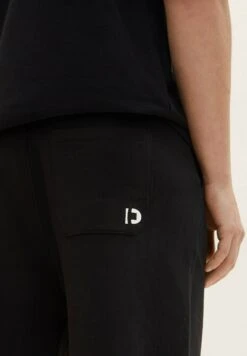 TOM TAILOR Denim Basic- Trainingsbroek - Black -Syntia Delaney 2b1a097b441e43fa873a70dfd3e7337b