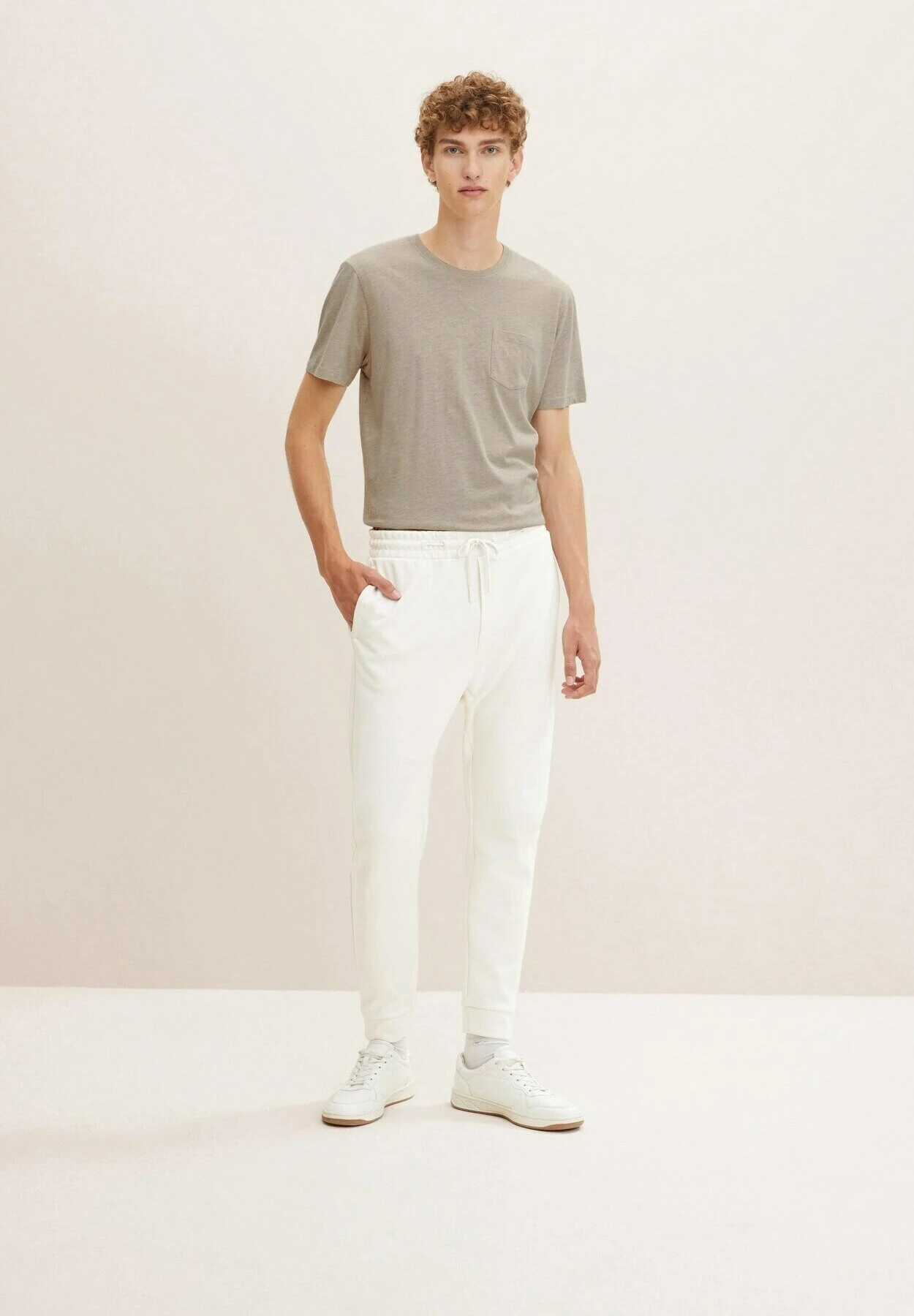 TOM TAILOR Denim Trainingsbroek - Soft Light Beige 4 TOM TAILOR Denim Trainingsbroek - Soft Light Beige - Afbeelding 2