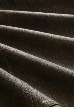 Tom Tailor Imitatieleren Jas - Brown Fake Leather -Syntia Delaney 47f318c63dcf449aa3fcc4437bfe582e