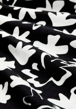 TOM TAILOR Denim Bedruckte - Trainingsbroek - Black White Wildflower Print -Syntia Delaney 4a83cc1d63594c3291cd7da6e1435060