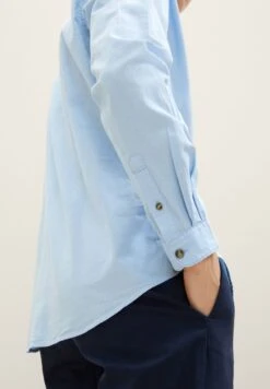 TOM TAILOR Denim Mit Brusttasche - Overhemd - Middle Blue Mini Herringbone -Syntia Delaney 4e3d540f474c4b4d91e7207f9381bdc3