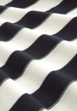 TOM TAILOR Denim Trui - Navy White Block Stripe 13 TOM TAILOR Denim Trui - Navy White Block Stripe -Syntia Delaney 70c060ab49ae40c5bff17f4f07ba1c4c