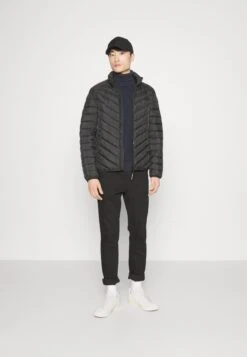 Tom Tailor Light Weight- Jas - Black -Syntia Delaney 7d7460cfd14b4495b34abd07325f25b9