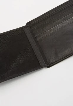 Tom Tailor Kai Horizontal Wallet - Portemonnee - Black -Syntia Delaney 9210daf1643d483bb29060dd87f7671b