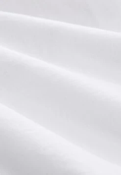 TOM TAILOR Denim Bermuda - Shorts - White -Syntia Delaney a17329bc7d454e6ba3e50455cfdad89e