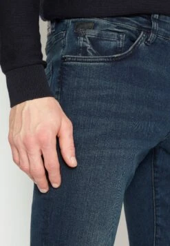 Tom Tailor Marvin - Straight Leg Jeans - Dark-Blue Denim -Syntia Delaney bfa558bbff0d4a58a9ec3153b227e163