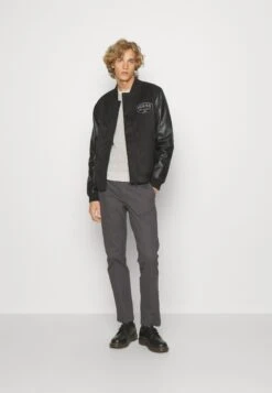 Tom Tailor Trousers - Chino - Tarmac Grey -Syntia Delaney d82478dd58a34ecc95c83da535fec681