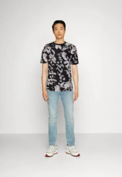 TOM TAILOR Denim All Over - T-Shirt Print - Dark Blue -Syntia Delaney dd5d3142d9274829910d566556e23ebe