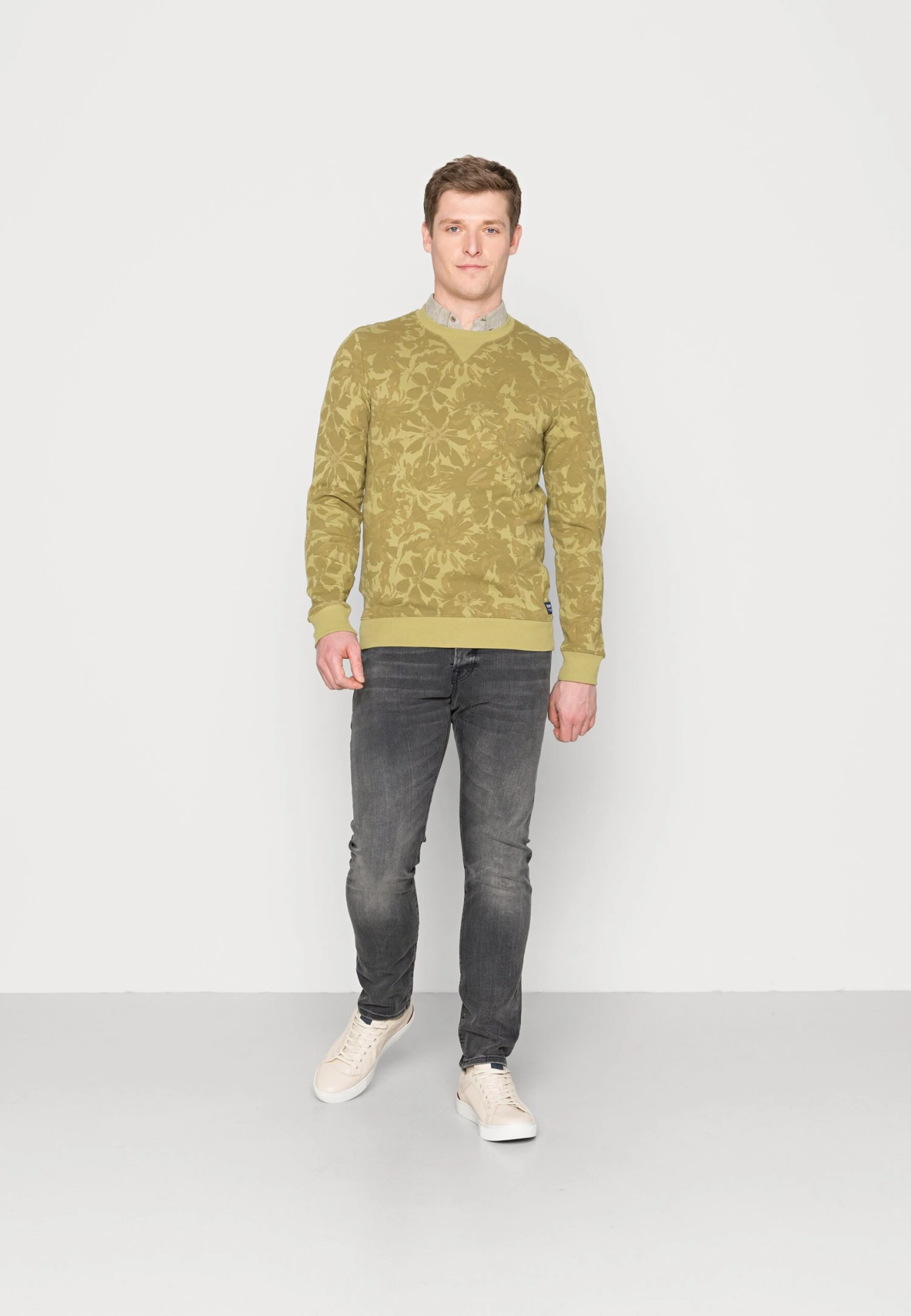 TOM TAILOR Denim Crewneck With Allover Print - Sweater - Tonal Olive 4 TOM TAILOR Denim Crewneck With Allover Print - Sweater - Tonal Olive - Afbeelding 2